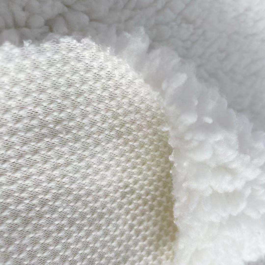 Delantex 100% Polyester Knitted Sherpa Lining Fabrics 1-Sided Warm Soft White Eco-Friendly Sleepwear for Girls Special Design
