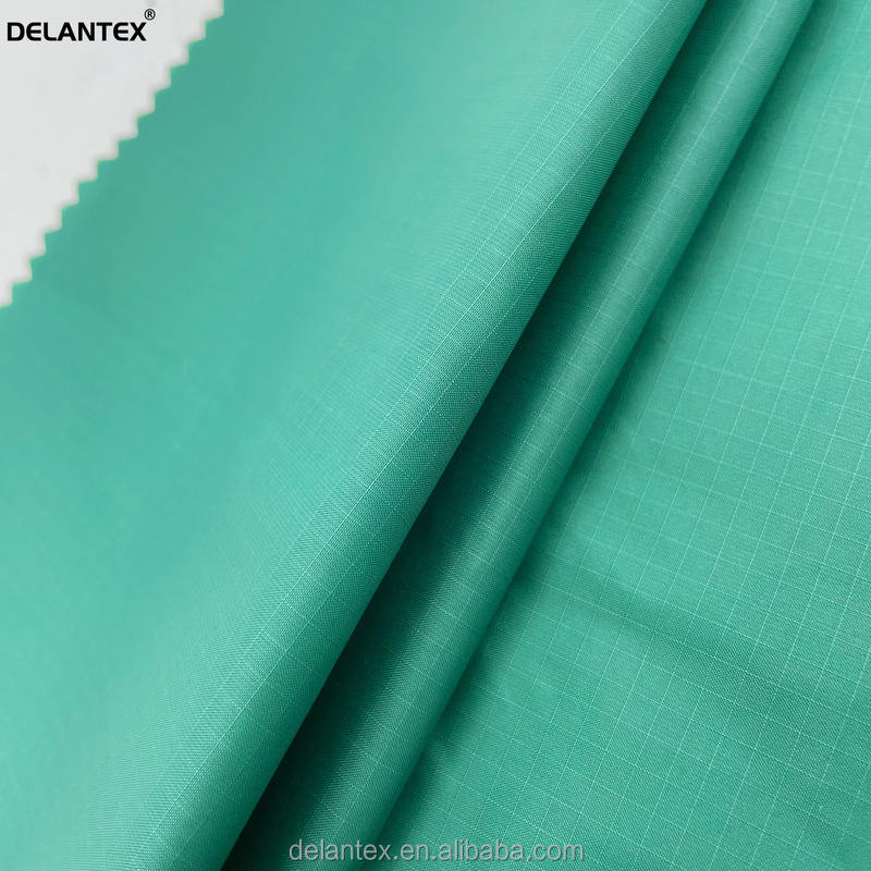 Delantex 100% Polyester Waterproof Green Grid Plaid Fabric for Outdoor Girls' Suitcase Lining and Garments