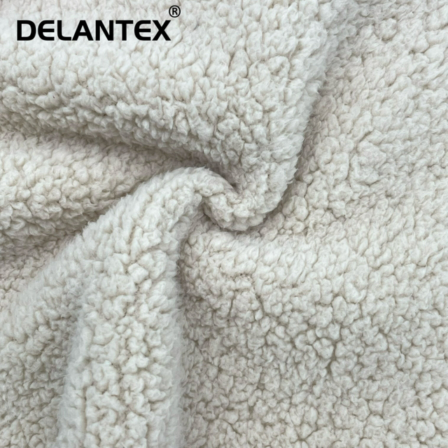 Delantex Customized Soft Plush Faux Fur Sherpa Fleece Fabric for Garment Bedding Free Sample