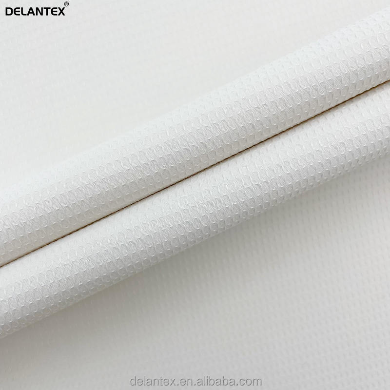 Delantex Lightweight Waterproof Polyester Woven Matte Small Louver Grid Softshell Fabric for Garment