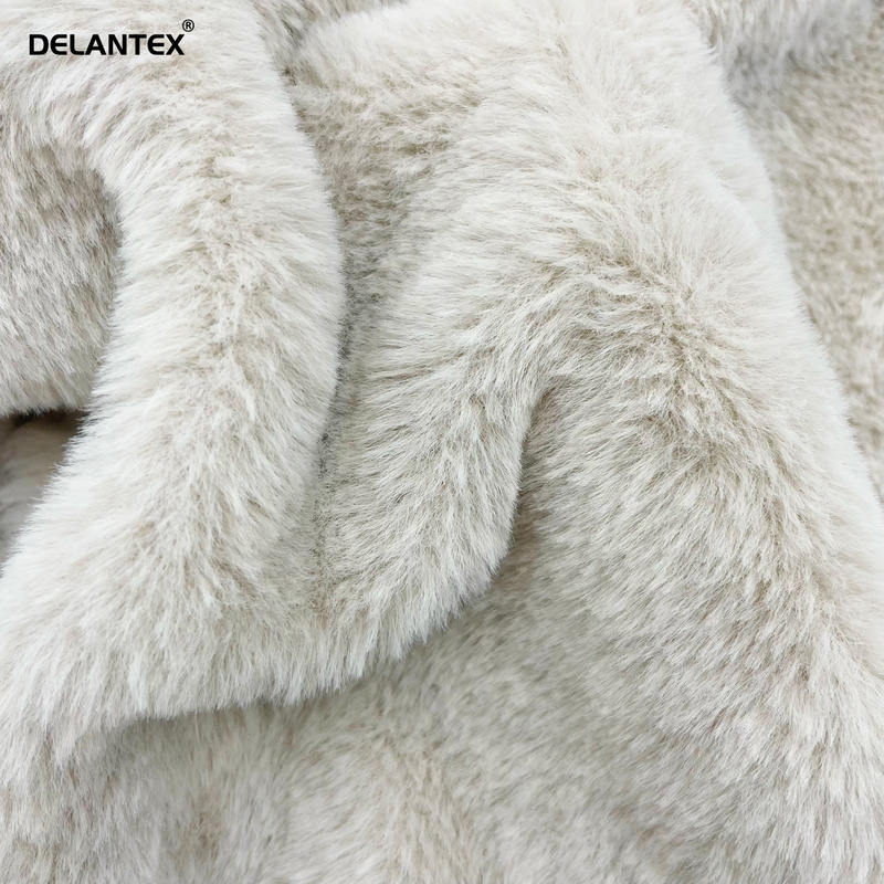 Delantex Wholesale 100% Polyester Rabbit Fur Fabric One Side Brushed Warped Anti-Static for Winter Warm-keeping Coats Girls