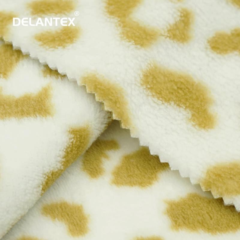 Delantex Brown Cow Print Polyester Coral Fleece Fabric Rolls Super Soft Double Sided Hometextile 100% Polyester for Girls'