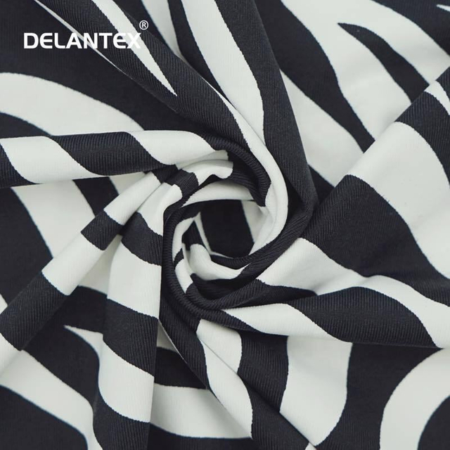 Custom Animal Printed Upf 50+ 4 Way Stretch Elastane Swimwear Fabric
