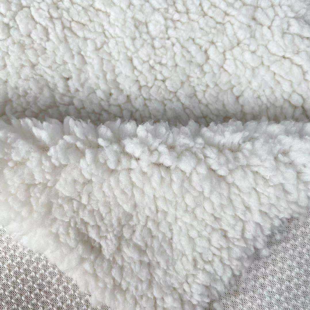 Delantex 100% Polyester Knitted Sherpa Lining Fabrics 1-Sided Warm Soft White Eco-Friendly Sleepwear for Girls Special Design